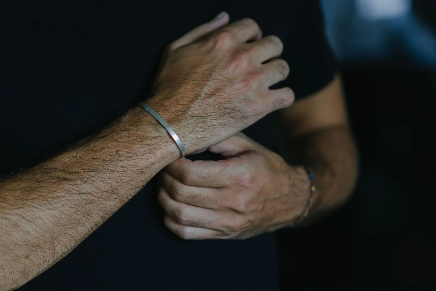 Bracelet jonc homme en argent 925, 4mm finition brossée matte — Boom! Atelier Bijoux