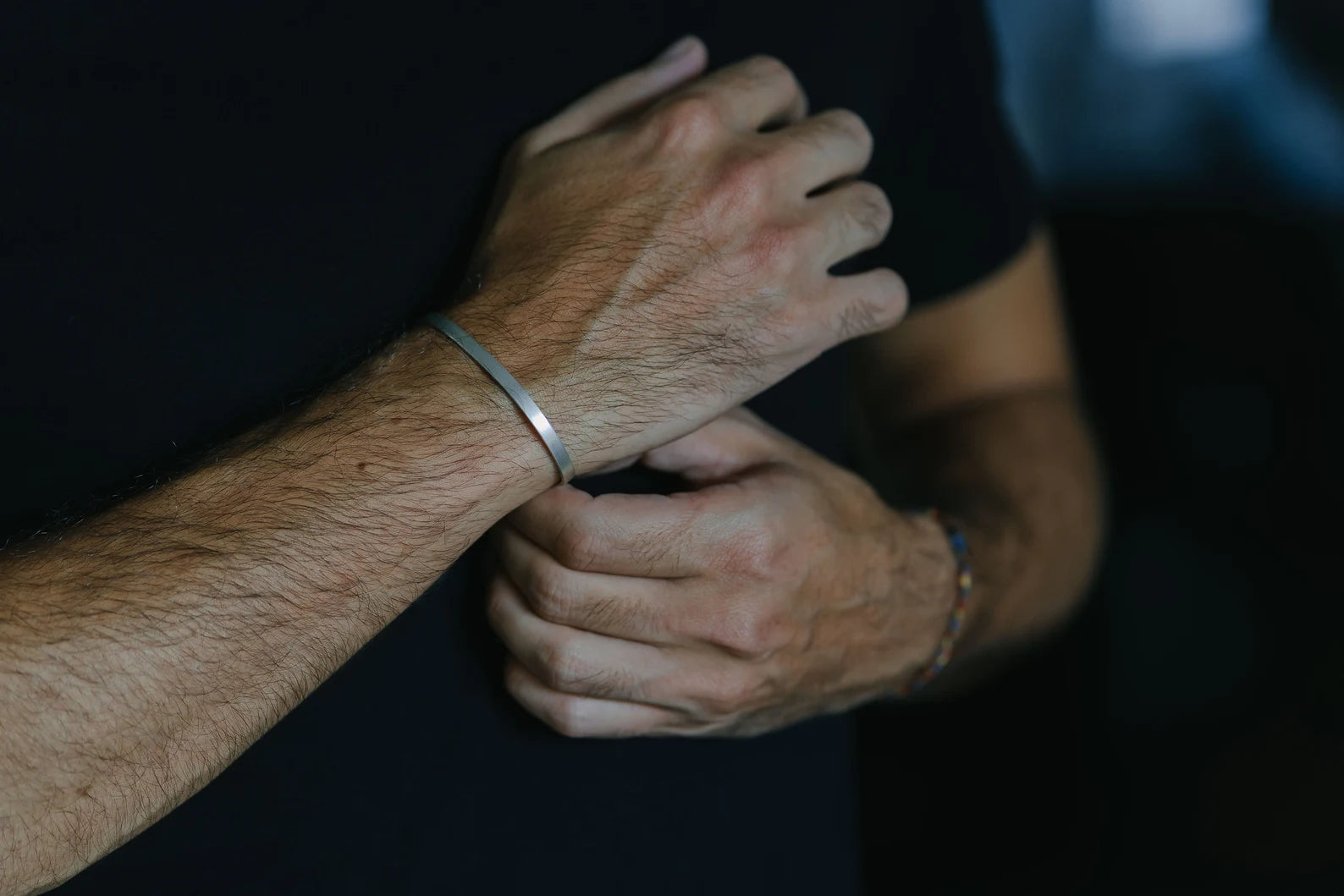 Bracelet jonc homme en argent 925, 4mm finition brossée matte — Boom! Atelier Bijoux