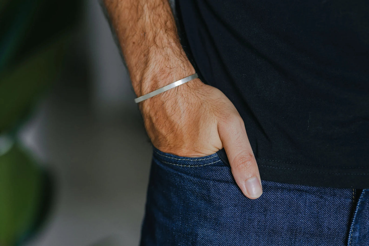 Bracelet jonc homme en argent 925, 4mm finition brossée matte — Boom! Atelier Bijoux
