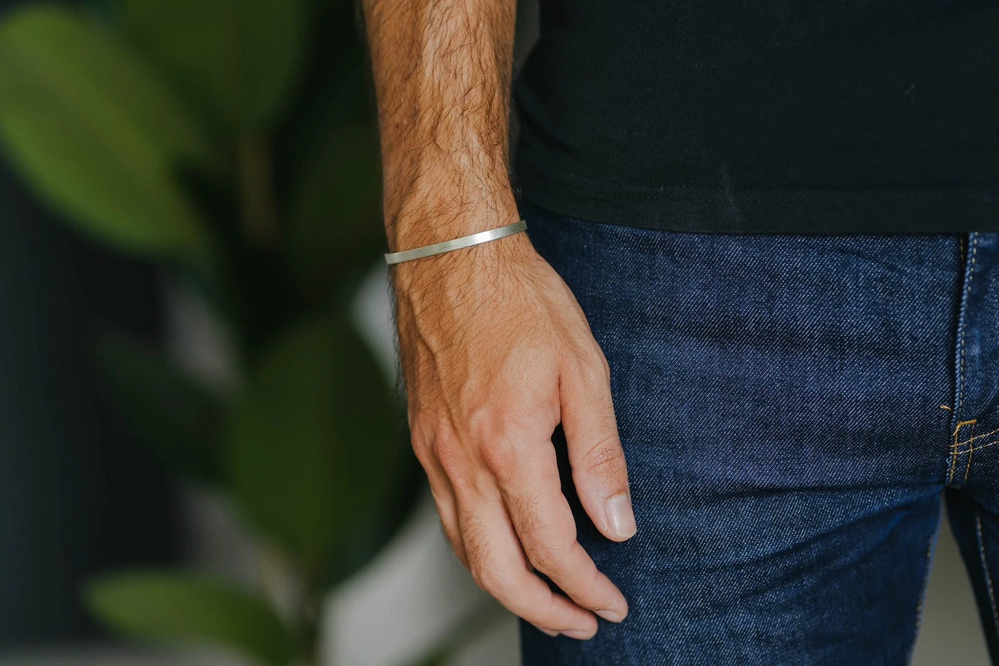 Bracelet jonc homme en argent 925, 4mm finition brossée matte — Boom! Atelier Bijoux