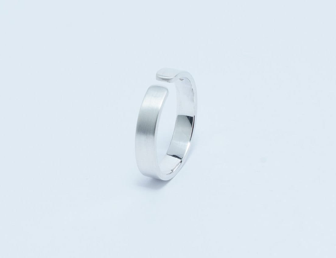 Bague en argent 925 finition brossée/mat • Ajustable